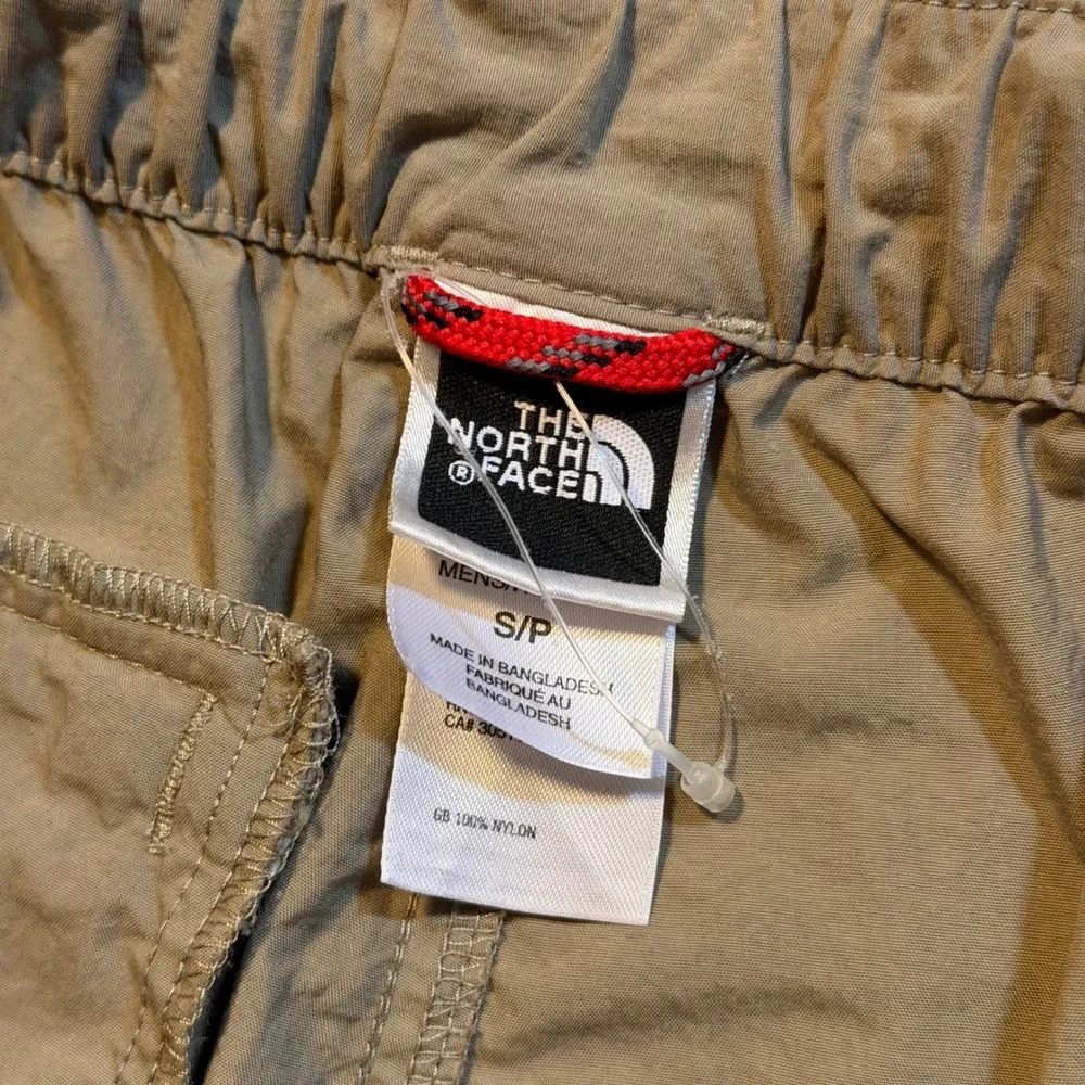 The North Face Mens Brown Nylon Cargo Hiking Shorts Size Small Stow Pocket‎ Tan